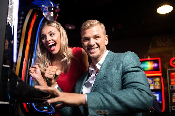 Dealer profesional di studio live kasino rimba slot dengan multi-kamera HD
